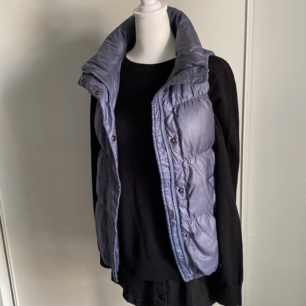 GAP Women’s Tunnel Neck Snap Zip Up Slate Blue Gray Tone Down Puffer Vest